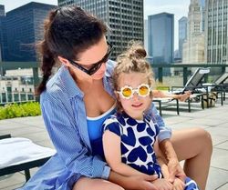 „Mi-e atât de bine...Nu mă mai întorc în România niciodată!”, spune vedeta noastră, care are un soț tânăr, chipeș și bogat: „N-aș fi crezut că mai există asemenea bărbați pe lume!” „Mi-e atât de bine...Nu mă mai întorc în România niciodată!”, spune vedeta noastră, care are un soț tânăr, chipeș și bogat: „N-aș fi crezut că mai există asemenea bărbați pe lume!”